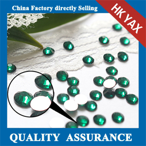 Emerald high quality glue on stone